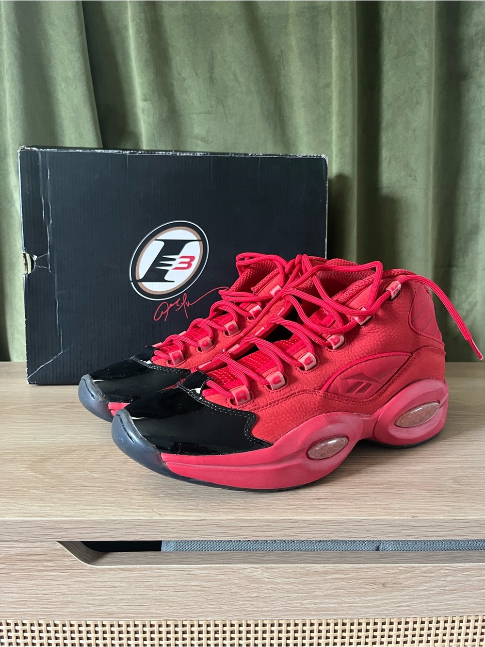 Reebok Question Mid Black Scarlet Red Basketball Shoes FW5304 Men’s 10.5 w/ Box